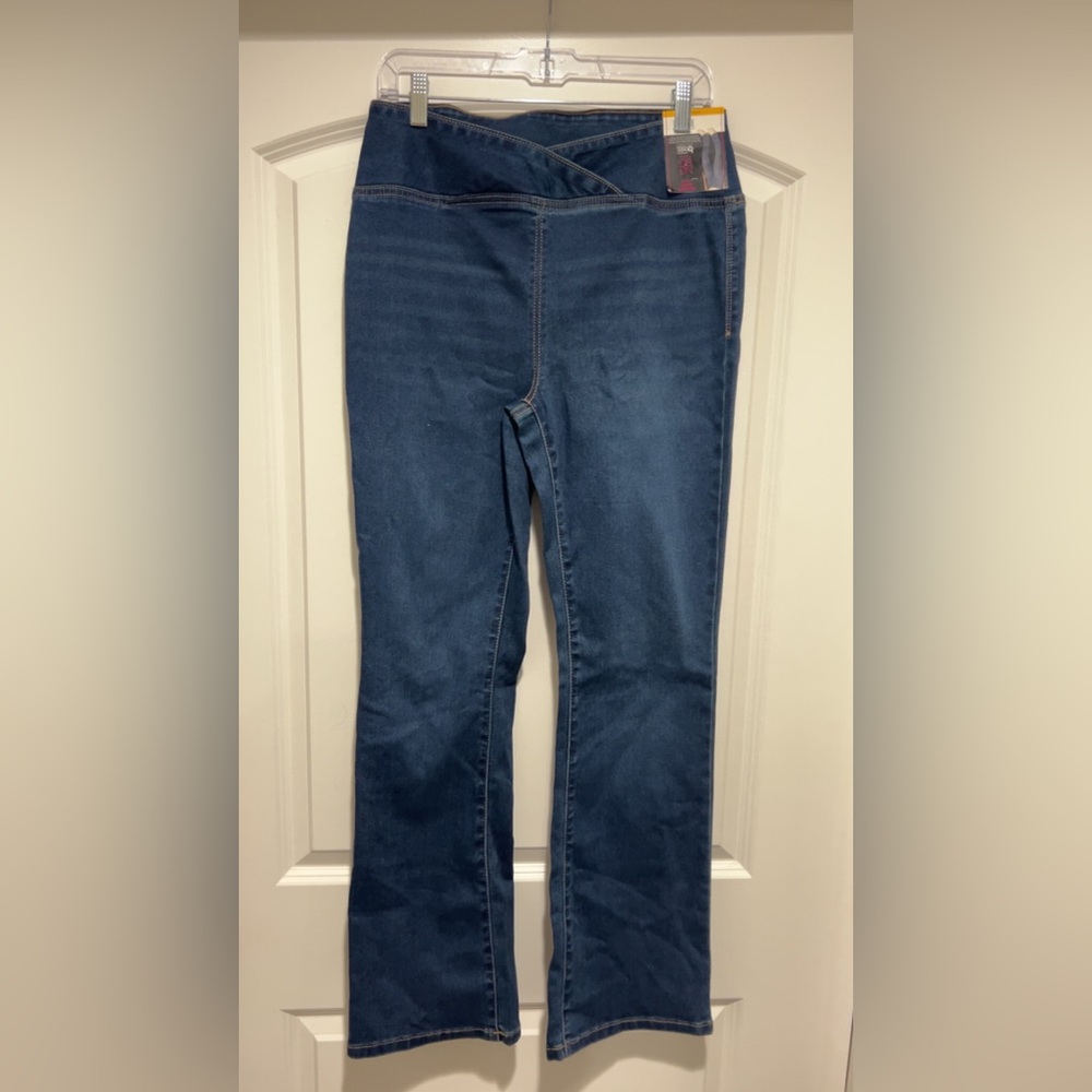 Pull On V Flare Jeggings NWT